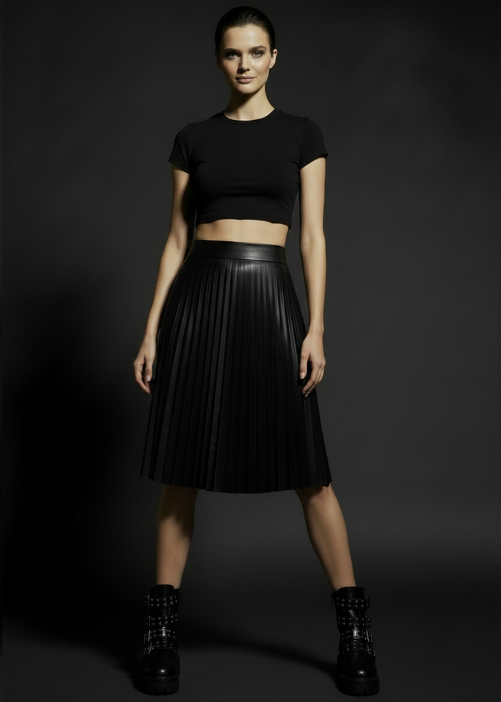 Black faux leather pleated mini skirt front view – Pretty Attitude
