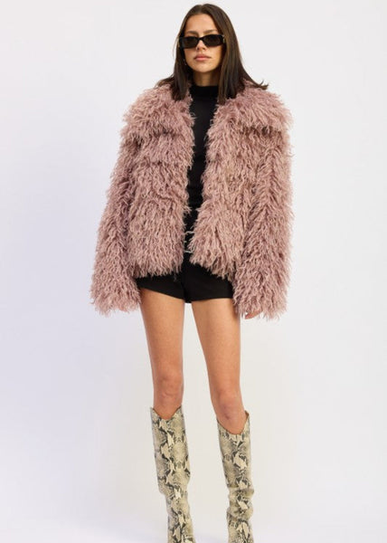 faux fur shaggy jacket rockstar wife rock'n'roll festival concert outfit 