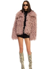 faux fur shaggy jacket rockstar wife rock'n'roll festival concert outfit 